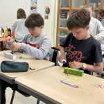 Techniek + mama = Knutselwerkje voor moederdag in L6.