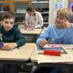 Techniek + mama = Knutselwerkje voor moederdag in L6.